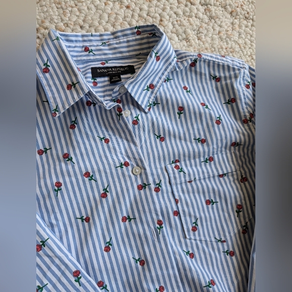 Banana Republic button shirt with rose pattern xs - Picture 1 of 4